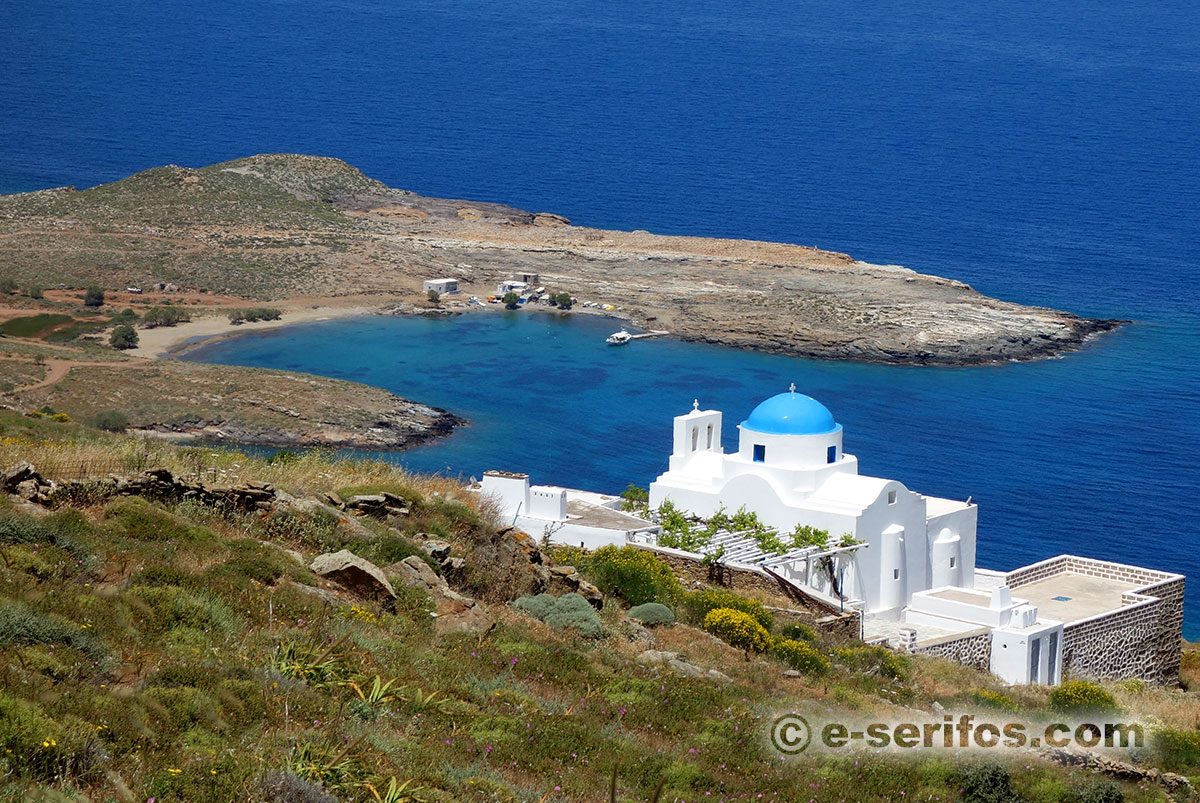The beach of Platis Gialos