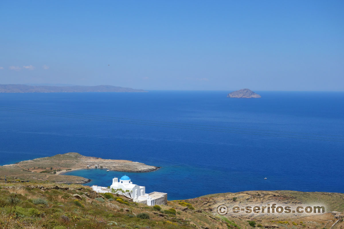 The chapel Panagia Skopiani and the beach of Platis Gialos
